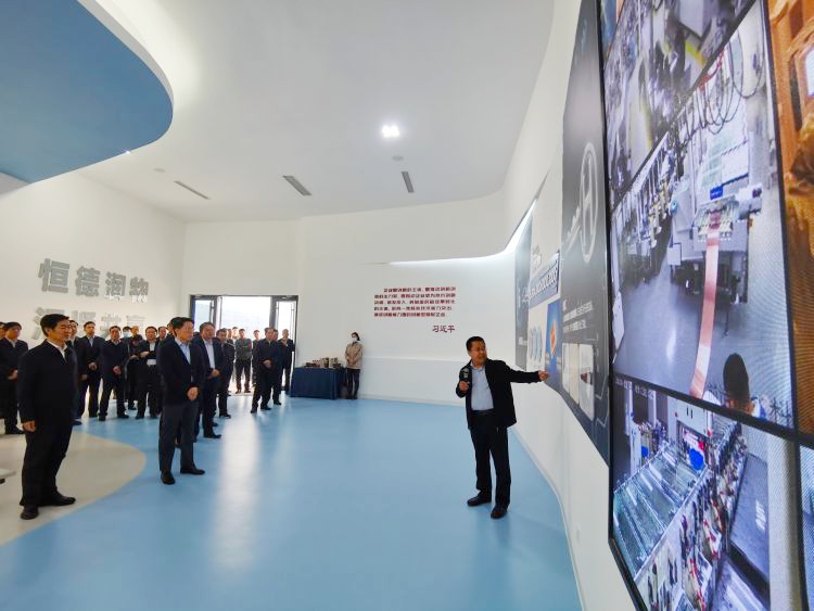 全市重大項目推進(jìn)工作現(xiàn)場會現(xiàn)場觀摩新恒匯高精度蝕刻引線框架生產(chǎn)項目