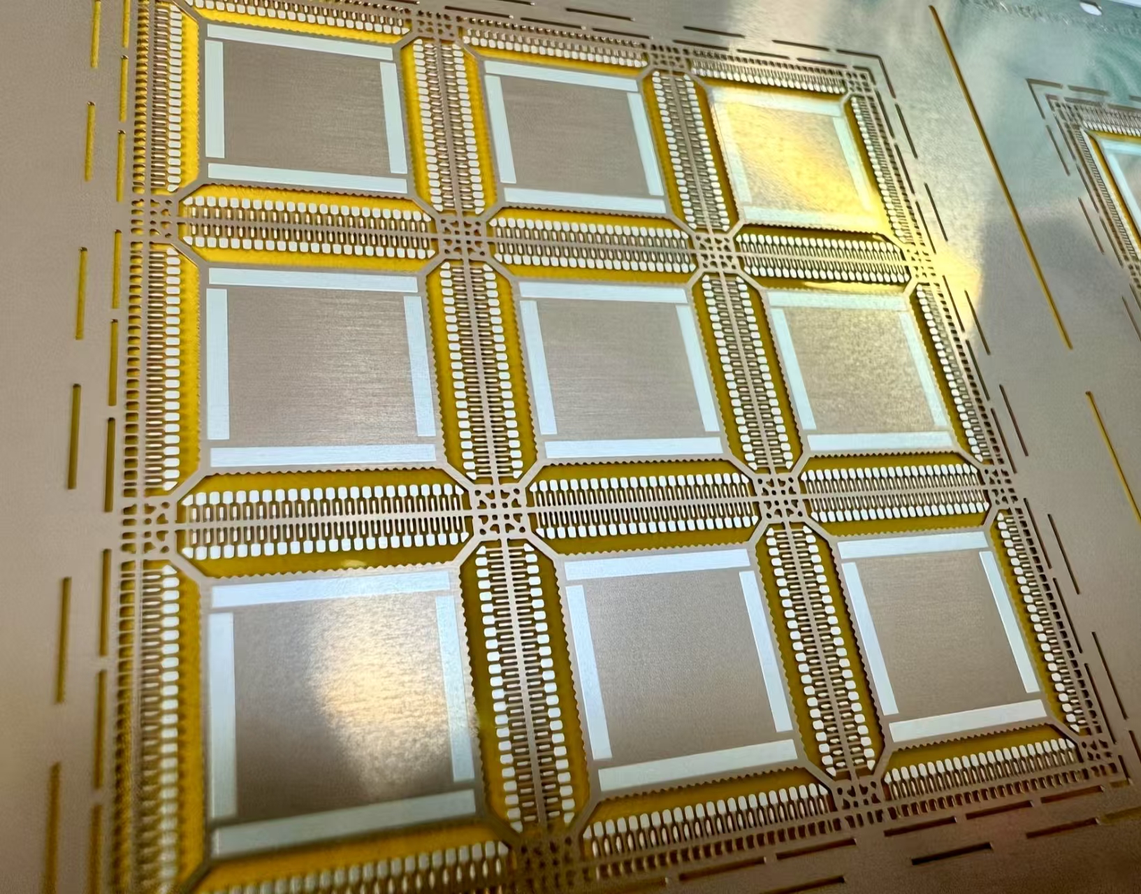 雙圈多腳仔DRQFN系列（QFN11*11-QFN14*14）